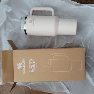 NIB Stanley Adventure Quencher 2.0 Flowstate Tumbler